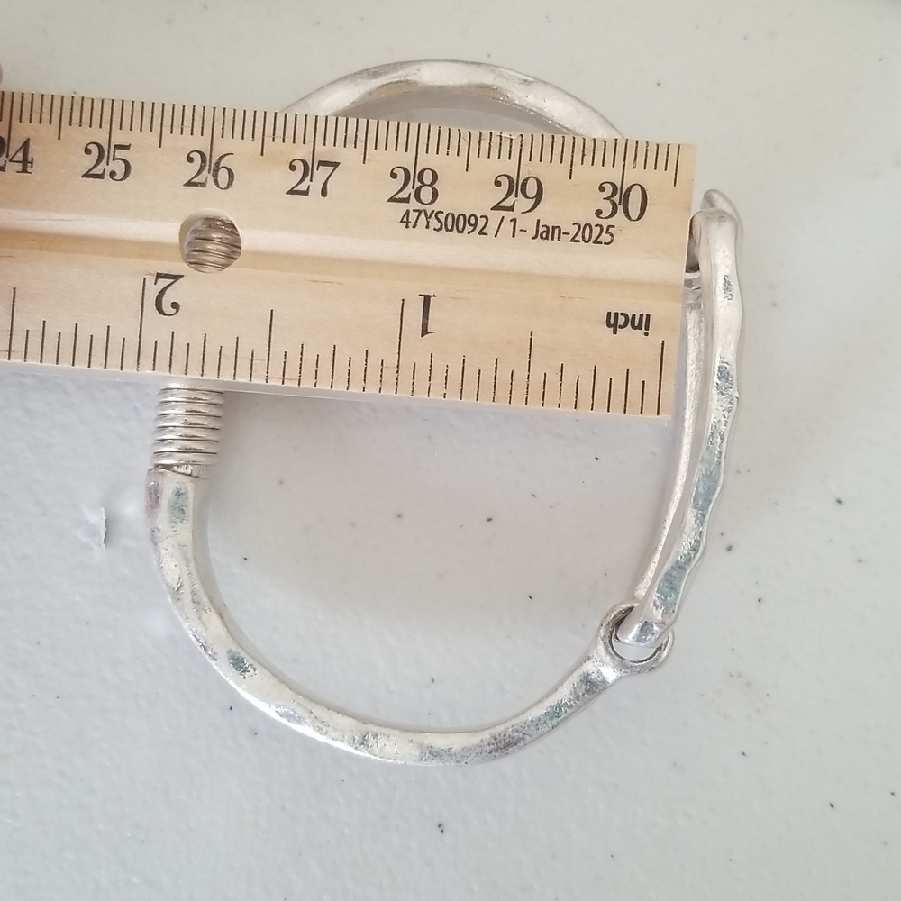POMINA Hammered Handmad Bangle Cuff Bracelet - Picture 4 of 5